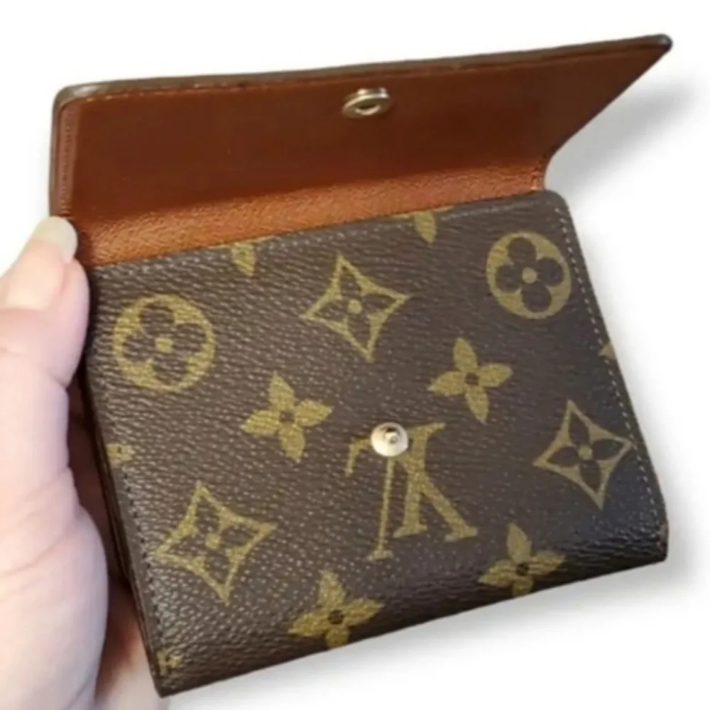 NIB Vintage Louis Vuitton 80's LV Logo Monogram Compact Luxury Wallet & Box